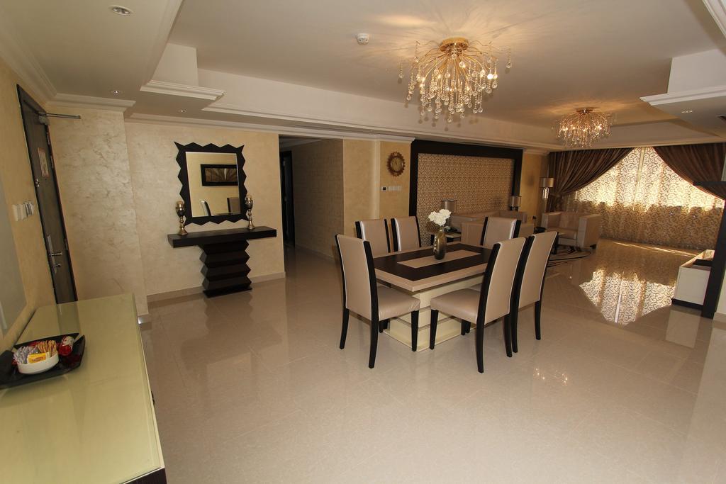 Ivory Grand Hotel Apartments Дубай Екстериор снимка